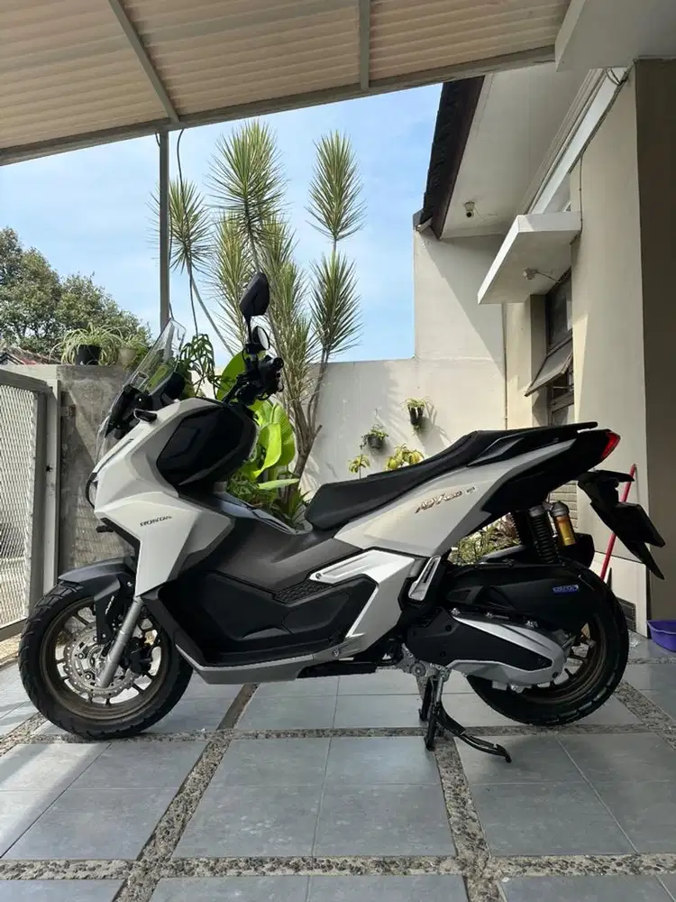 Honda ADV 160 ABS KM 700 Tahun 2025
