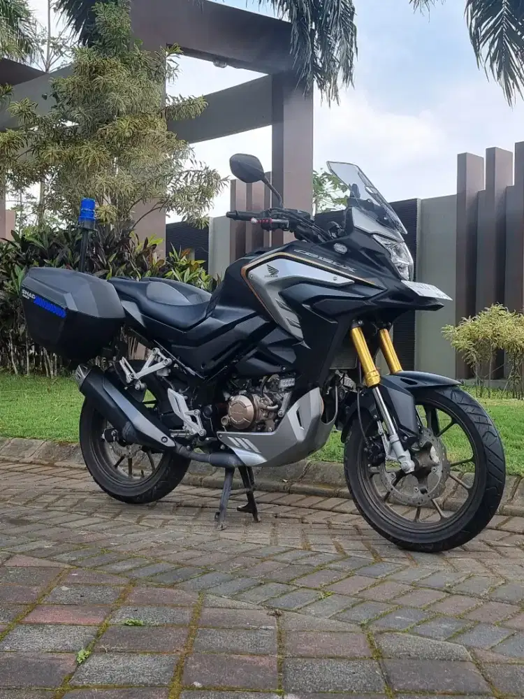 Honda CB 150X CBX thn 2024 Odo 10rb Siap Tour Plat L Koko Motor