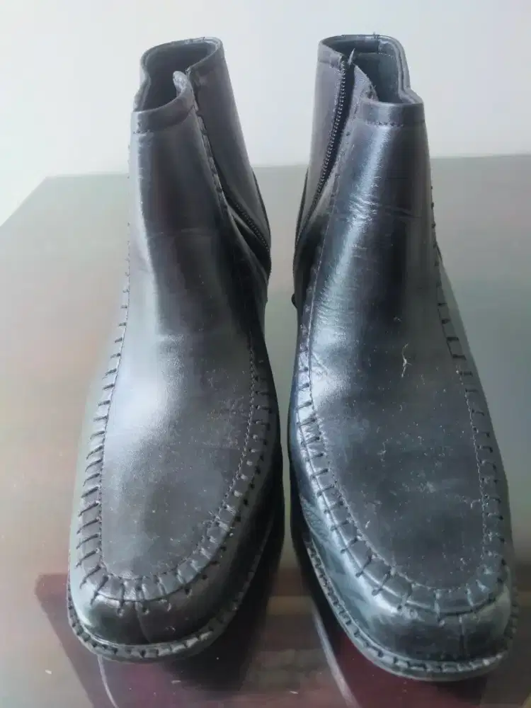 Sepatu boots like new