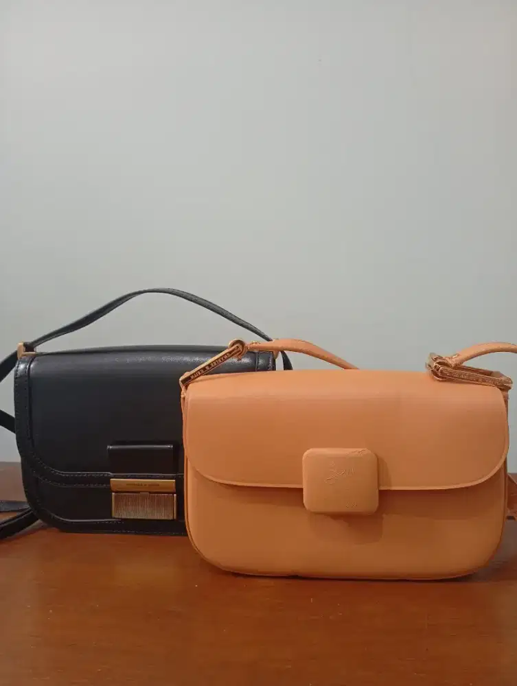 Pre-Loved Paket 2 Tas Charles & Keith (Black & Orange)