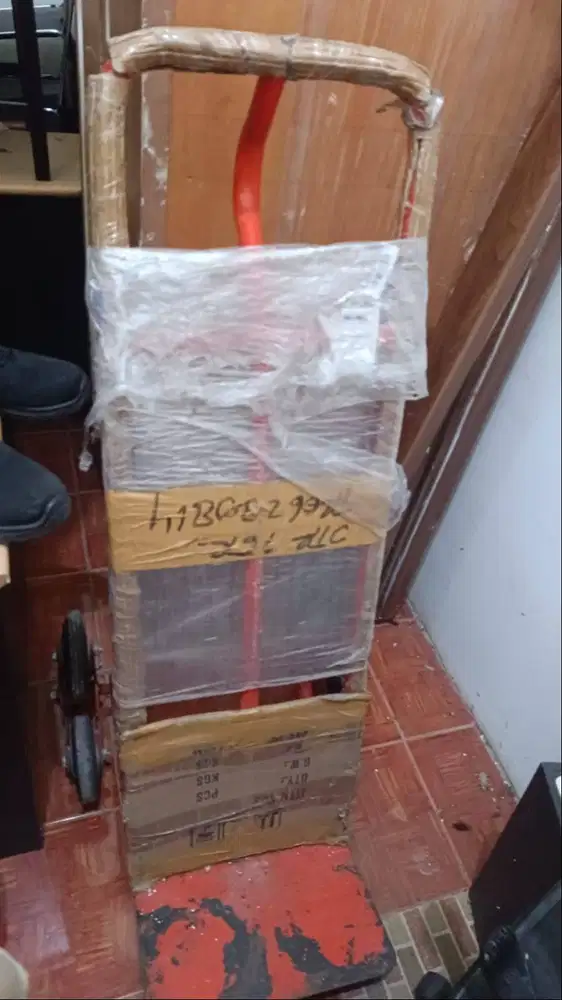 Troli Barang Bekas Besar – Kokoh & Masih Layak Pakai