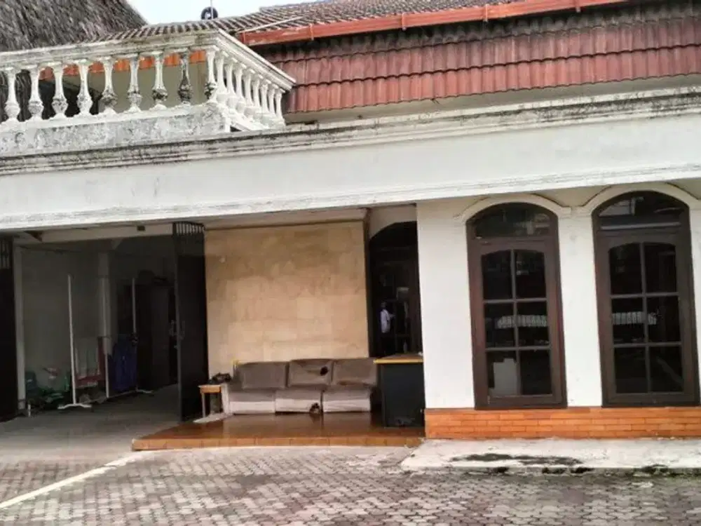 Dijual/Sewa Rumah Komersial 2 Lantai Jalan Imam Bonjol, Surabaya