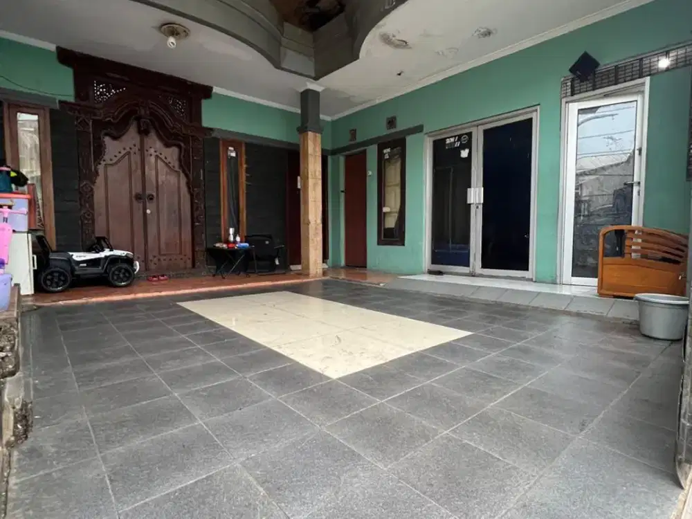 Rumah 2 lt dijual di tengah kota sayap otista Astanaanyar