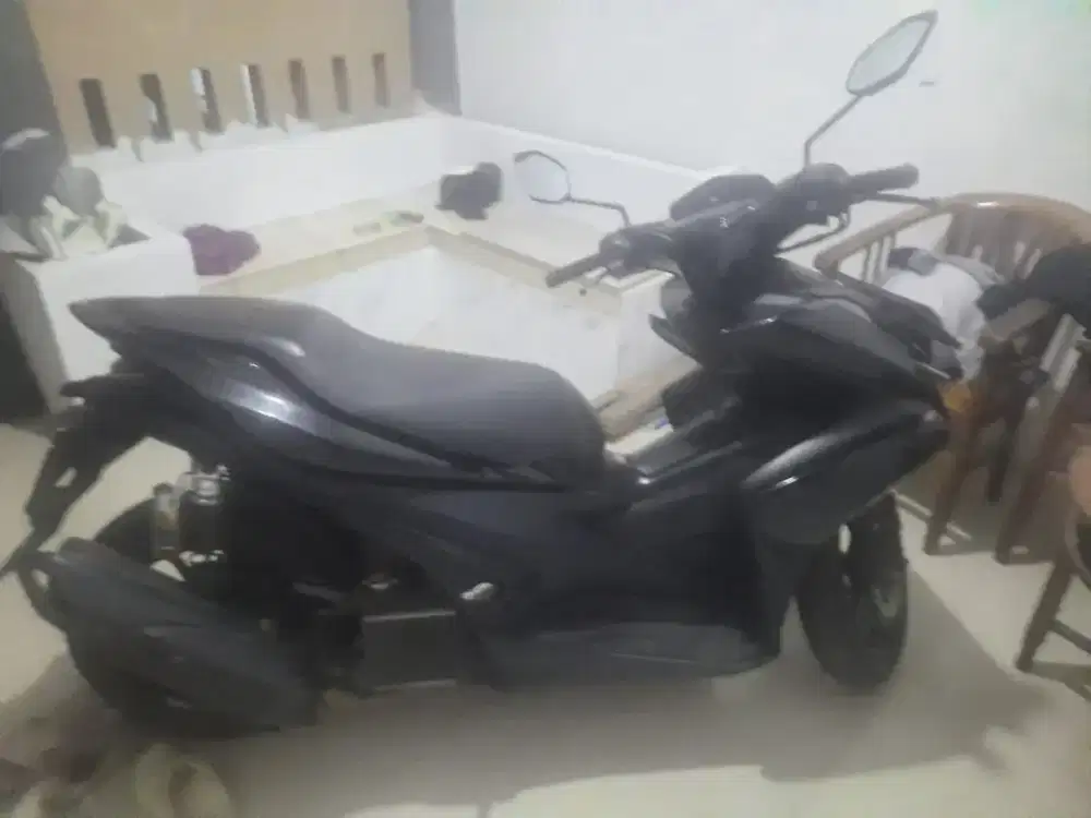 Yamaha Aerox Warna Hitam