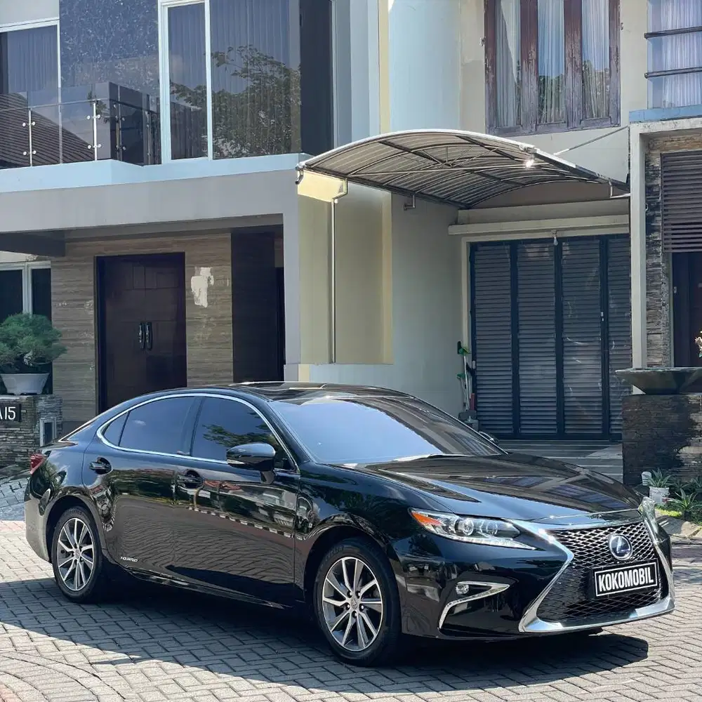 [KM 64RB] LEXUS ES300H 2015