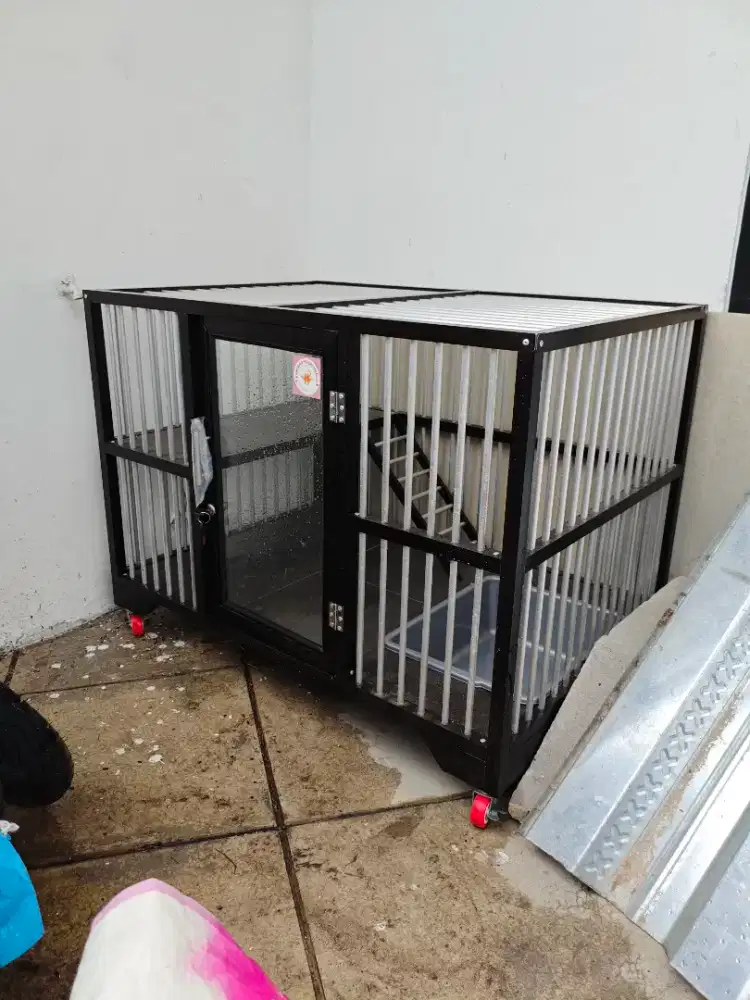 Kandang kucing/anjing kecil bahan aluminium SECOND ( PERNAH DIPAKAI )