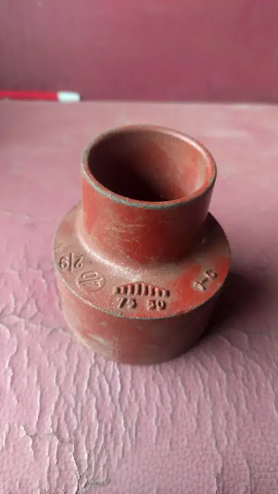 REDUCER PIPE CAST IRON 3x2 INCH 50MMx75MM