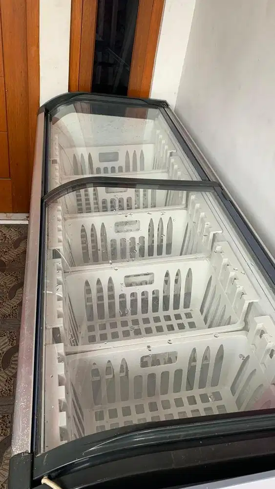 Freezer Kaca merek liber 600L