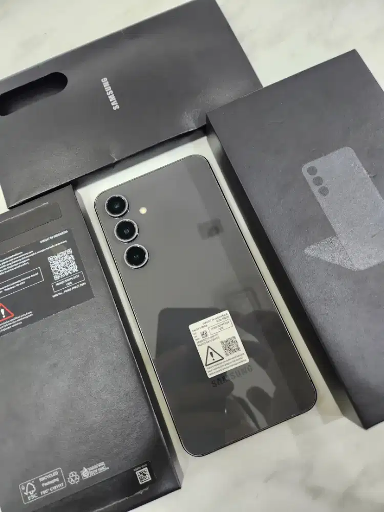 SAMSUNG GALAXY S24 FE 8/256GB GRAPHITE GARANSI RESMI SAMSUNG 1 TAHUN