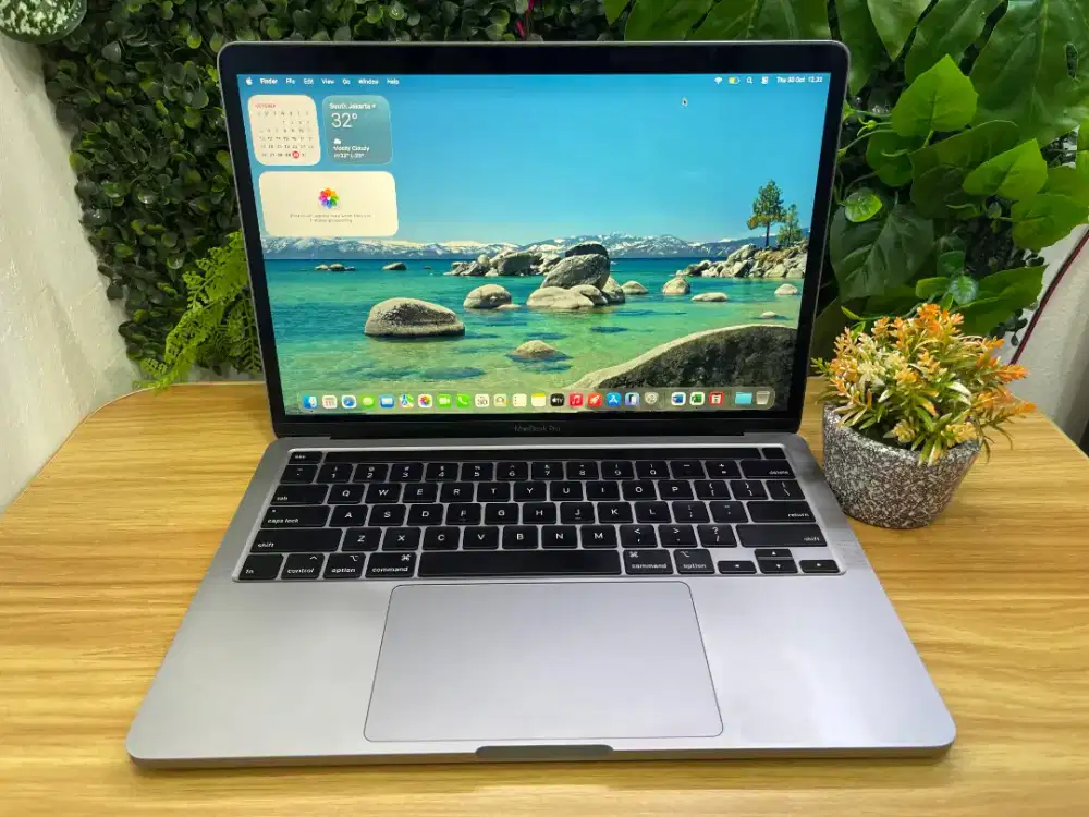MacBook Pro 13 2020 TB 
Ci5, Ram 16GB
SSD 512GB
CC 653 Normal