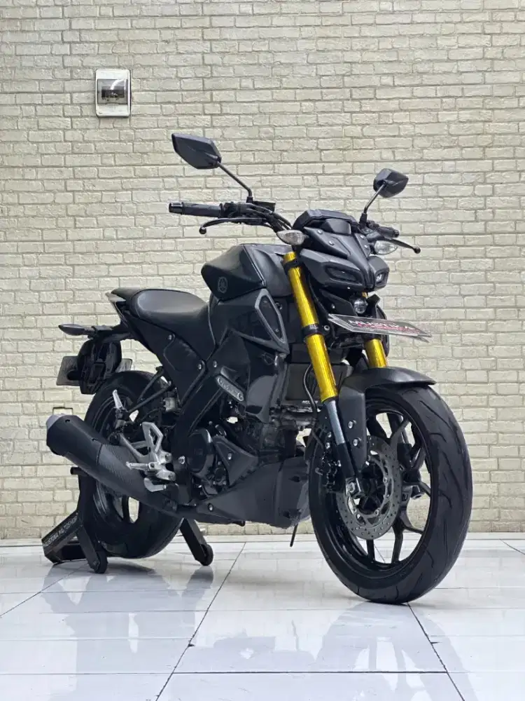 YAMAHA MT 15 TH 2019 BLACK EDITION.  SUPER MULUS ODO MASIH 28RB ASLI
