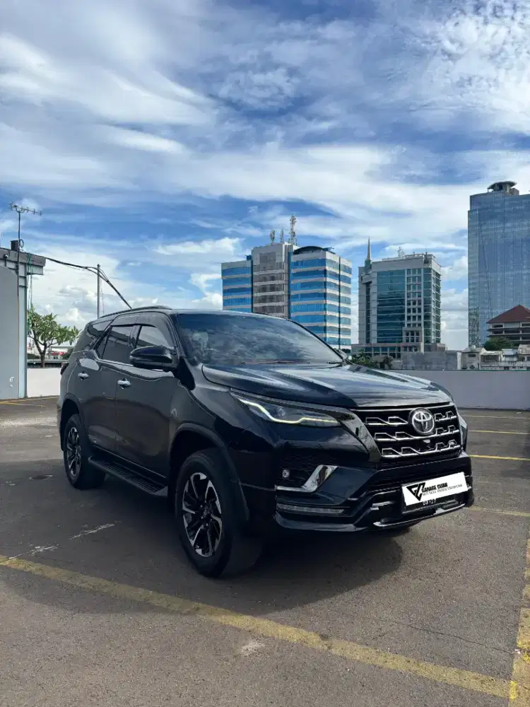 Toyota Fortuner 2.4 VRZ GR Sport 4x2 Facelift Diesel AT 2022 Hitam