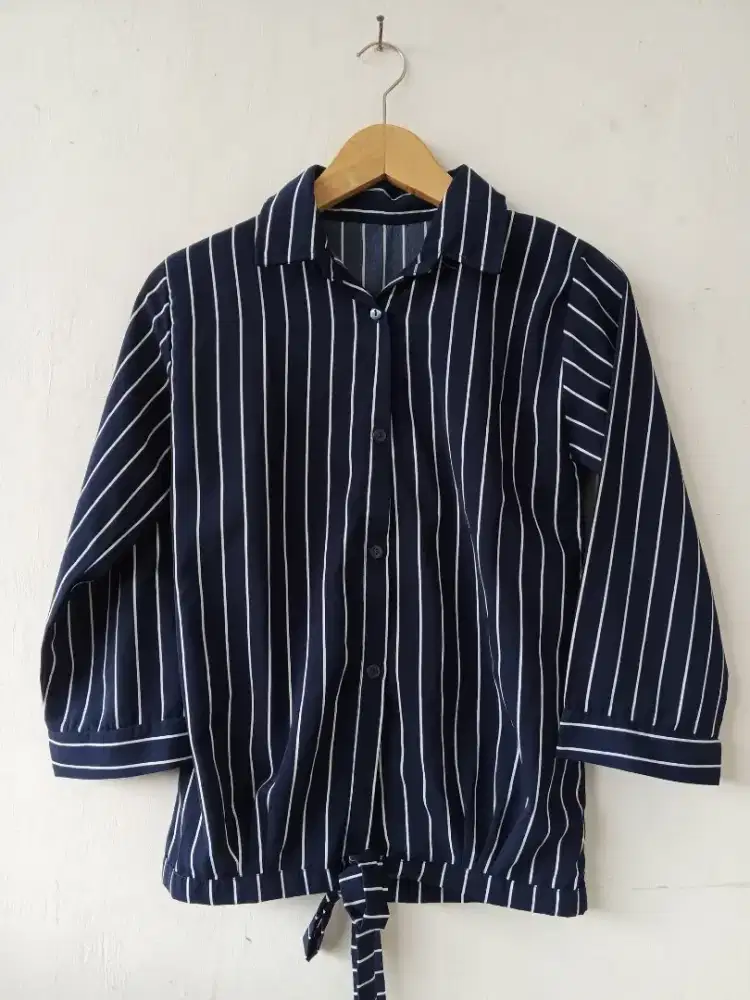 Atasan wanita kemeja salur