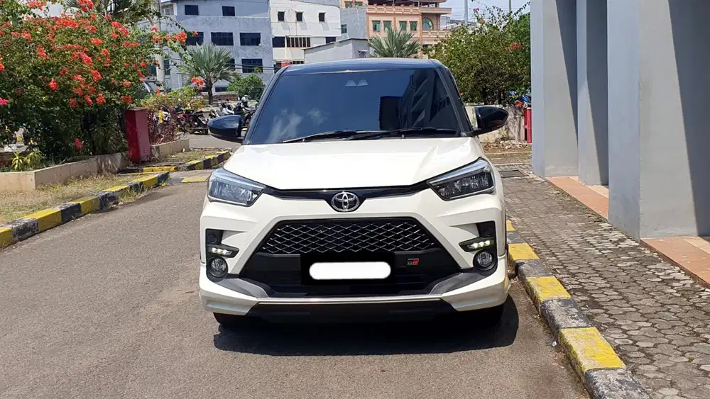Toyota raize turbo gr sport cvt tss 2023 putih