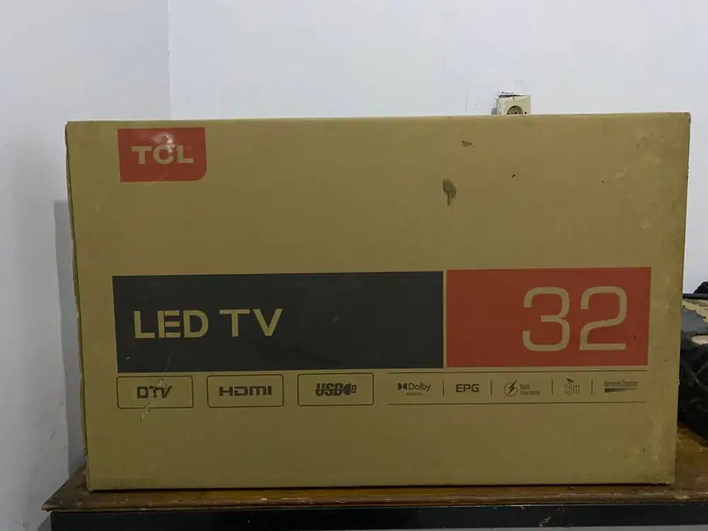 LED TV 32 INCH TCL BARU, MULUS, BELUM DIPAKAI SAMA SEKALI