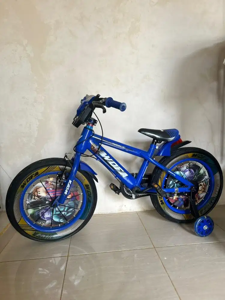 Sepeda anak roda tiga