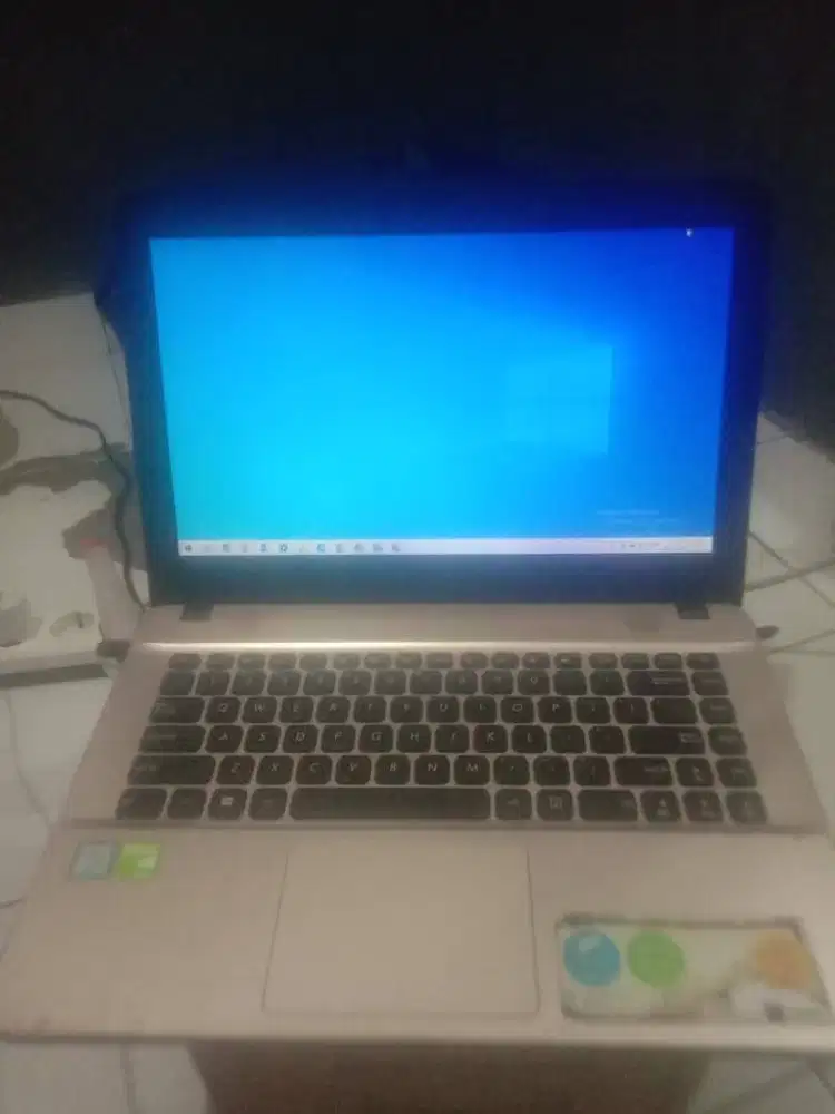 DIJUAL LAPTOP ASUS X441U (sudah upgrade SSD 256gb)