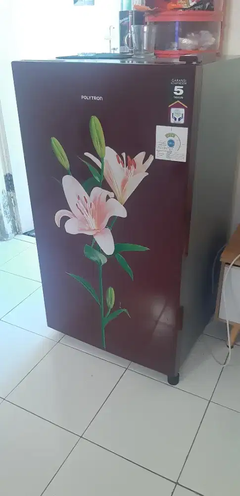 Dijual kulkas polytron 1 pintu masih mulus, belum pernah servis