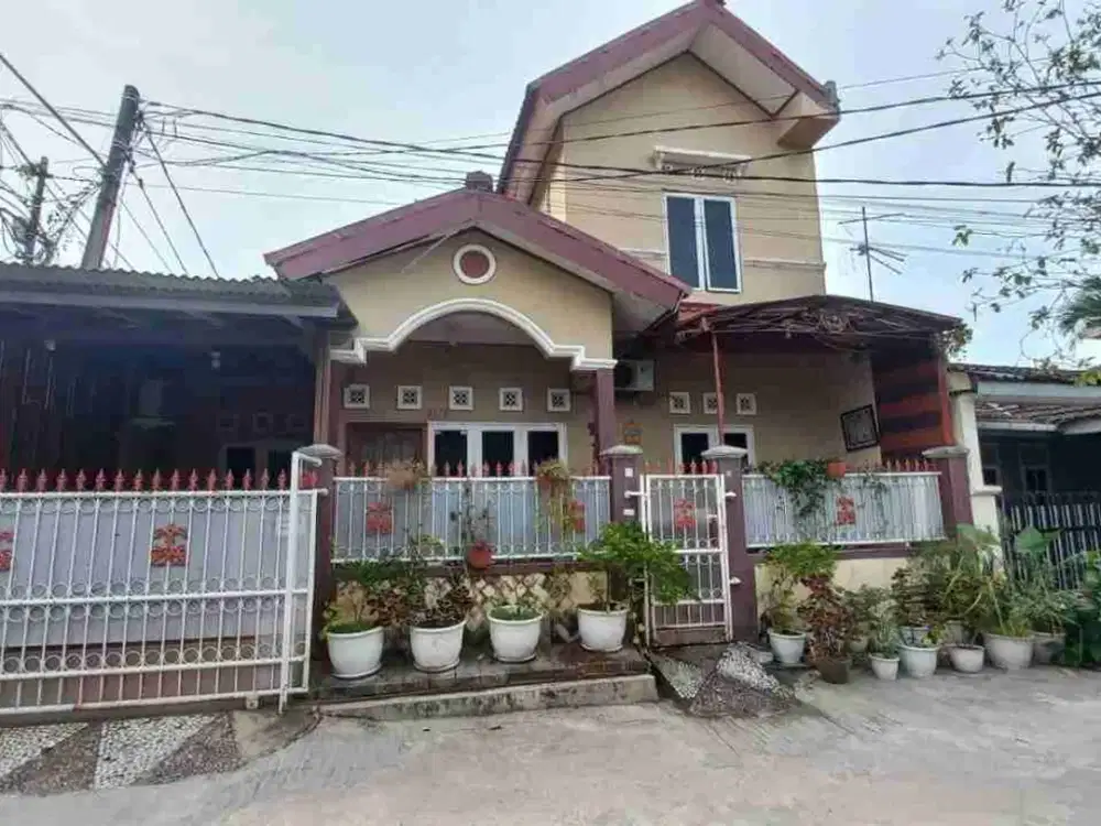 Dijual Cepat Rumah Hoek Cantik
Harapan Indah 1 
Bekasi