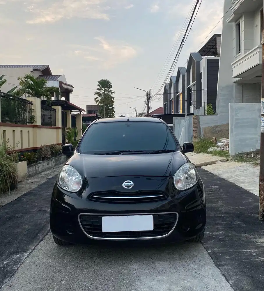 Nissan March 1.2 AT 2013