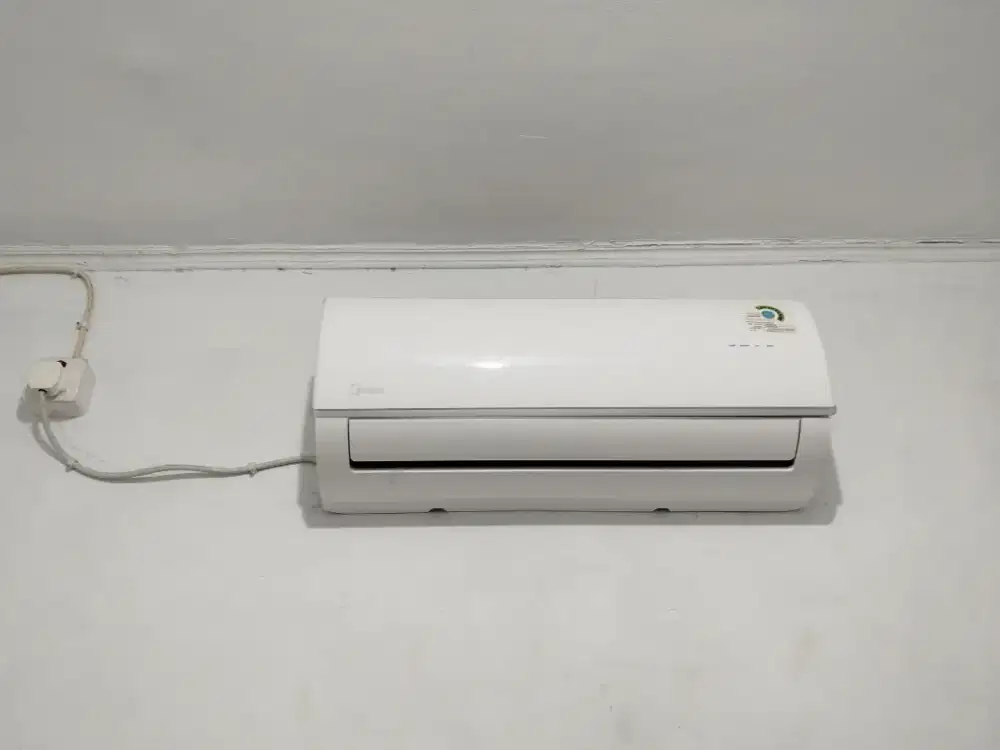 AC MIDEA 1/2pk   (Second)