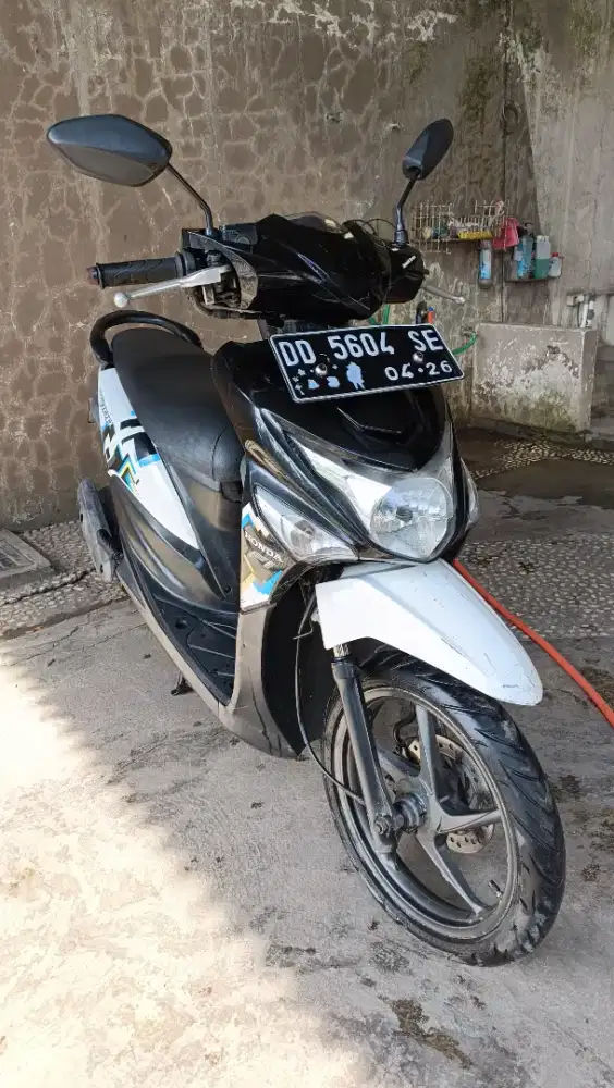 beat pop putih hitam 2016