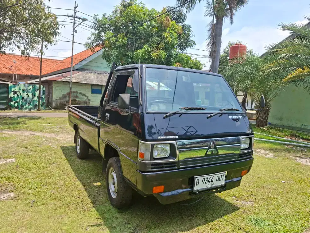 Mitsubishi L300 pick up 2023 hitam manual
