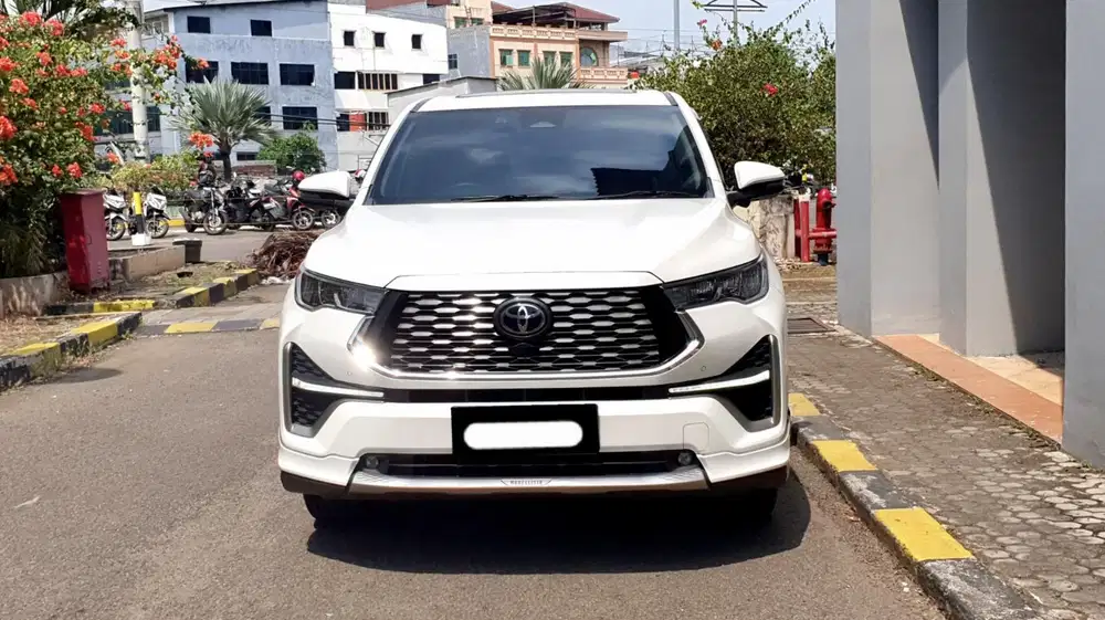 Toyota kijang innova zenix q hybrid modelista tss 2023 putih pjk panjg