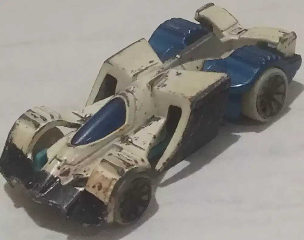 Mobil Hot Wheels bekas