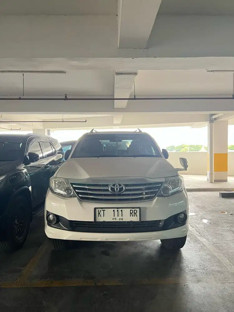 Fortuner V 4x4 , 2012  siap pakai dan terawat
