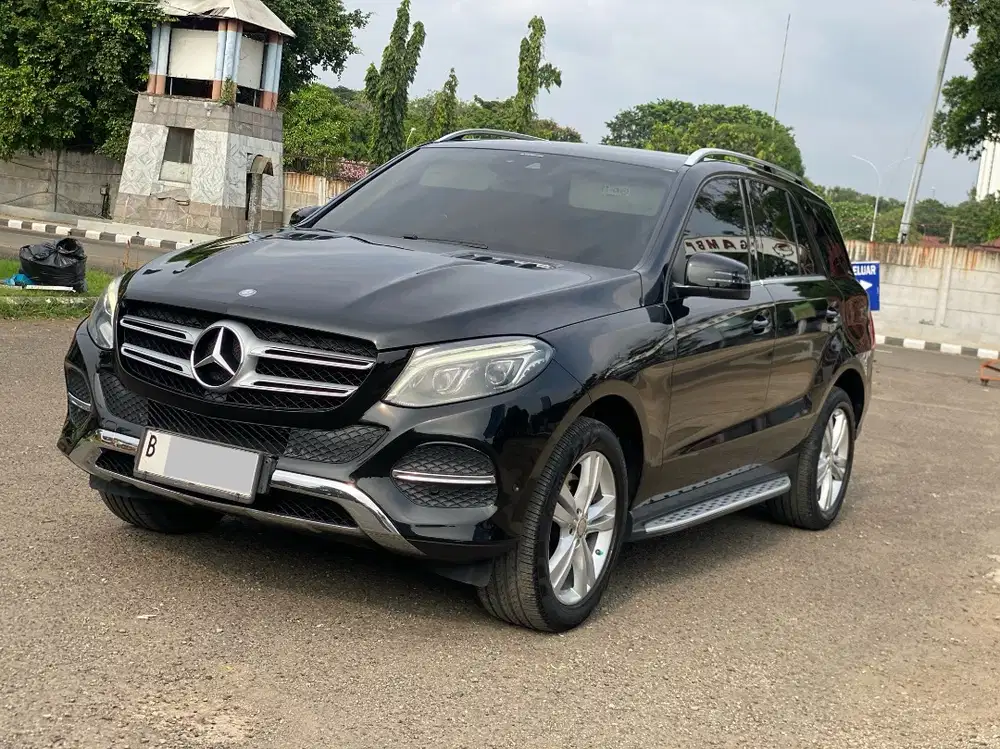 MERCEDES BENZ GLE400 AT HITAM 2016