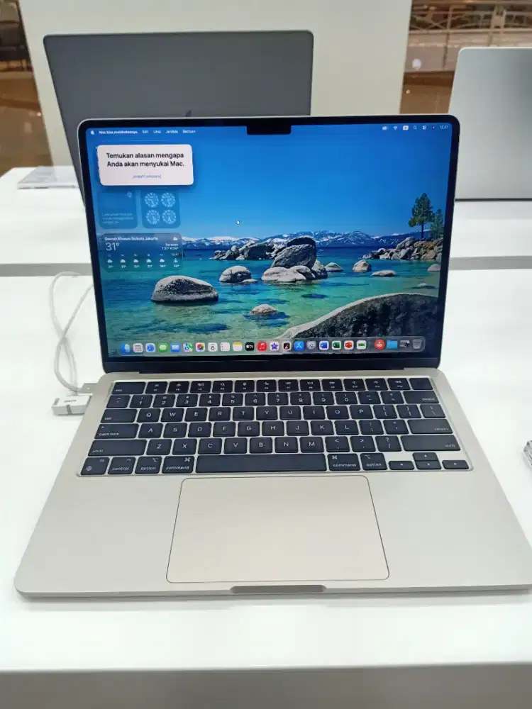 Cicilan Macbook Air M2 syarat KTP