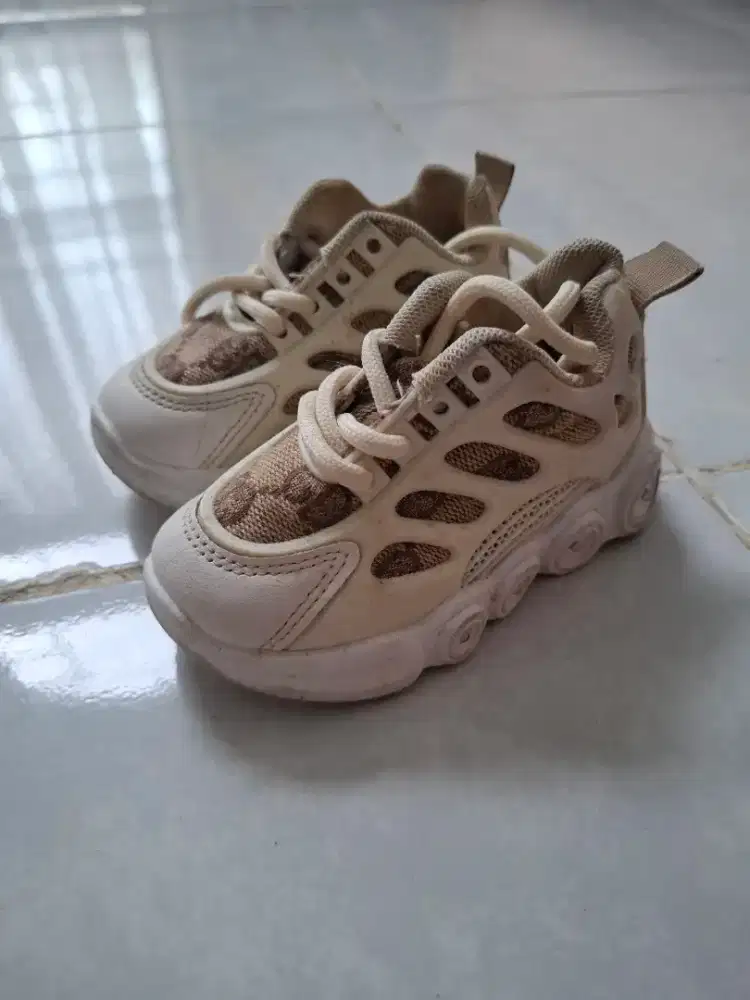 SEPATU KETS ANAK 2-3 TAHUN