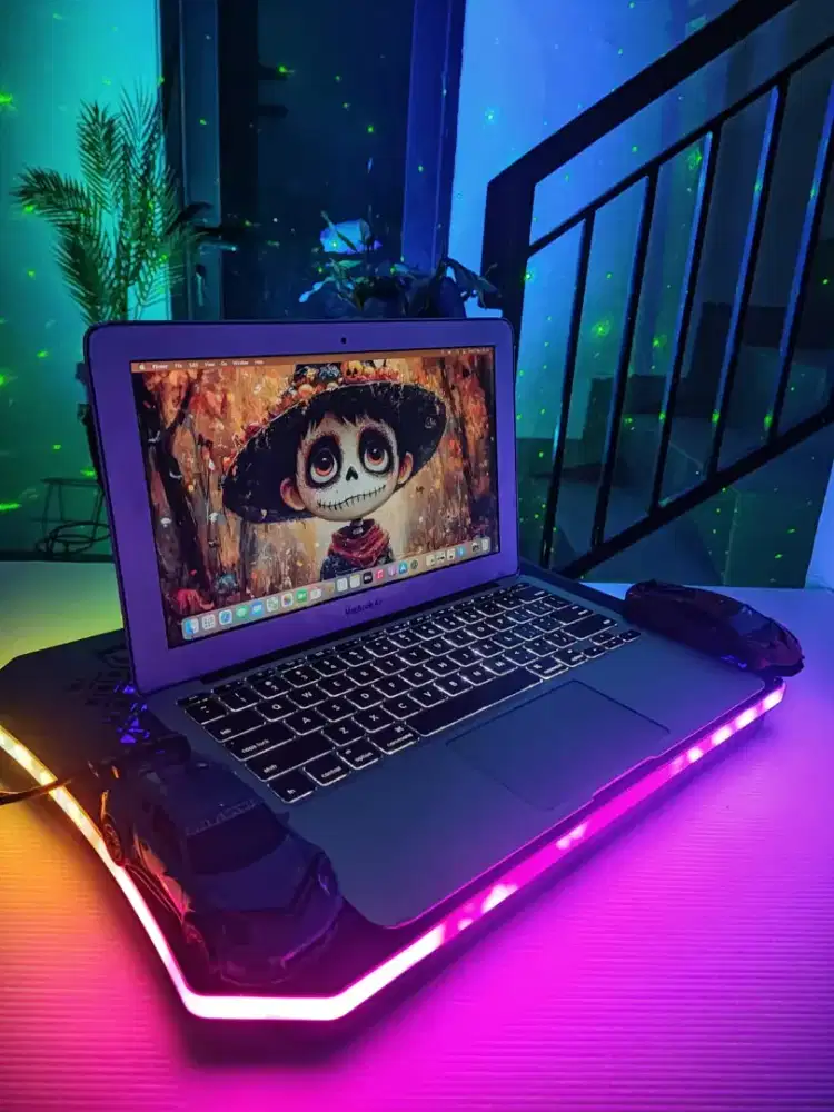 MACBOOK AIRA1370 Designed California Special Edition Super duper tipis