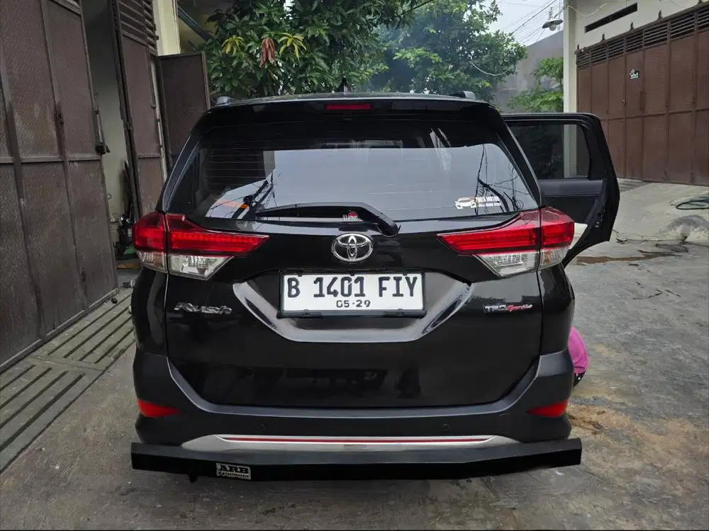 Toyota Rush TRD Sportivo Matic AT Tahun 2019 Hitam , 2018