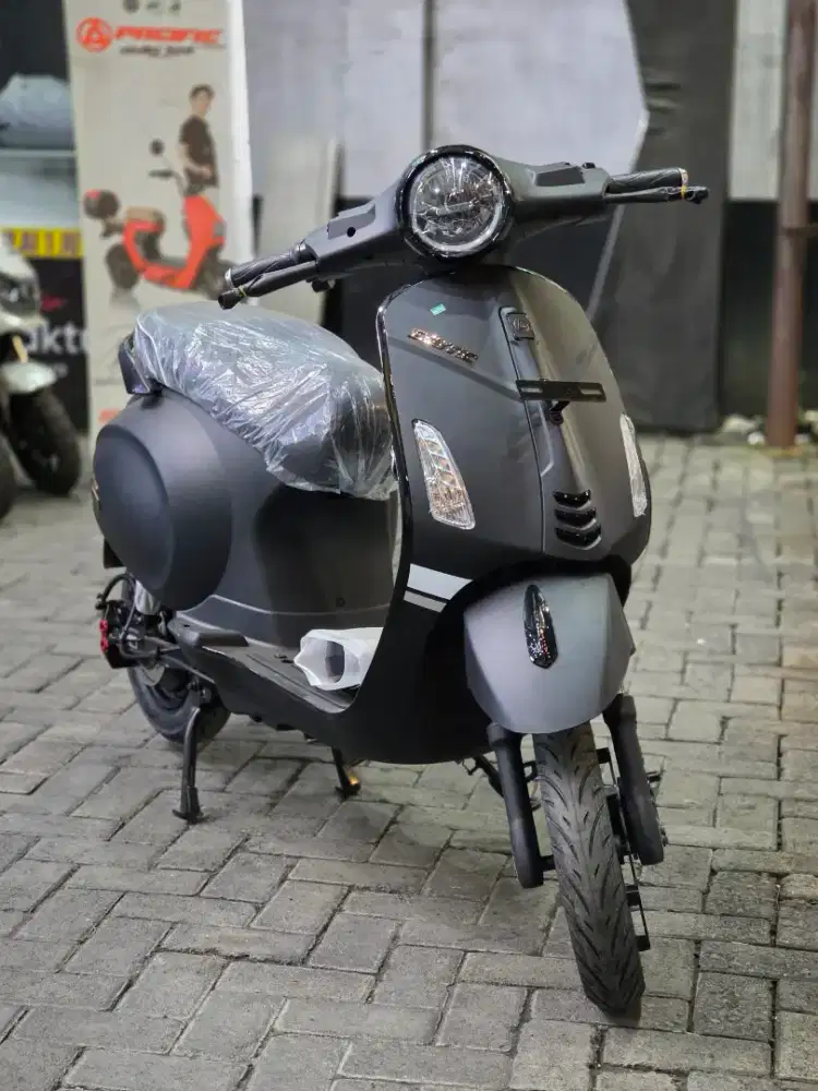 EXOTIC SPRINTER AT MODEL VESPA