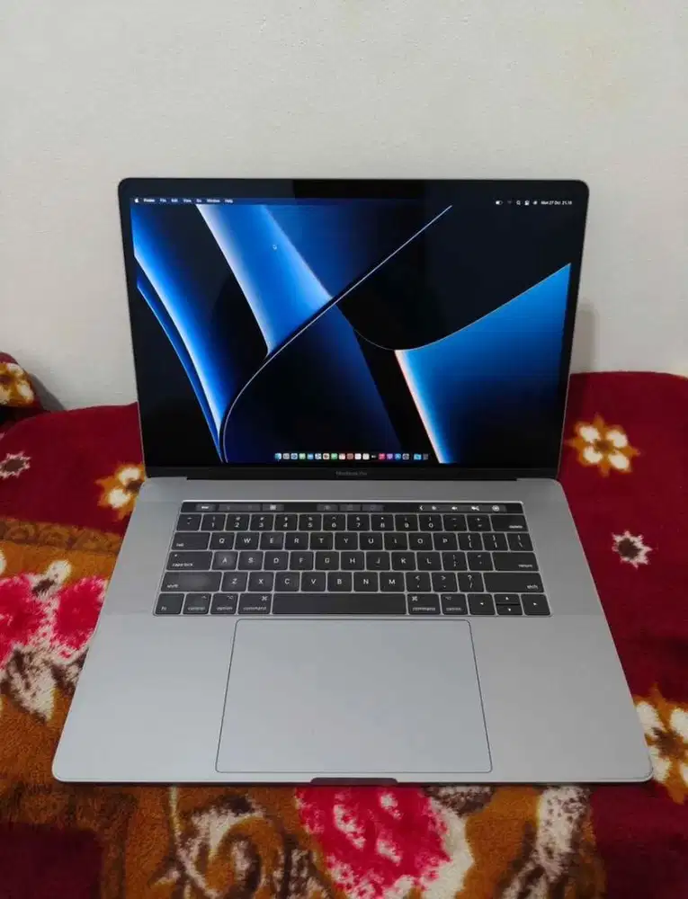 MACBOOK PRO 15INCH 2016 TOUCHBAR I7