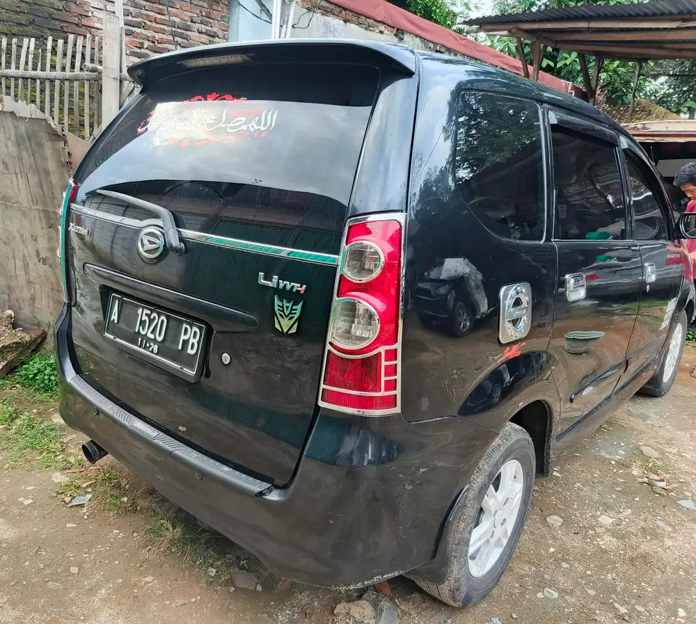 Daihatsu Xenia 2011 Bensin