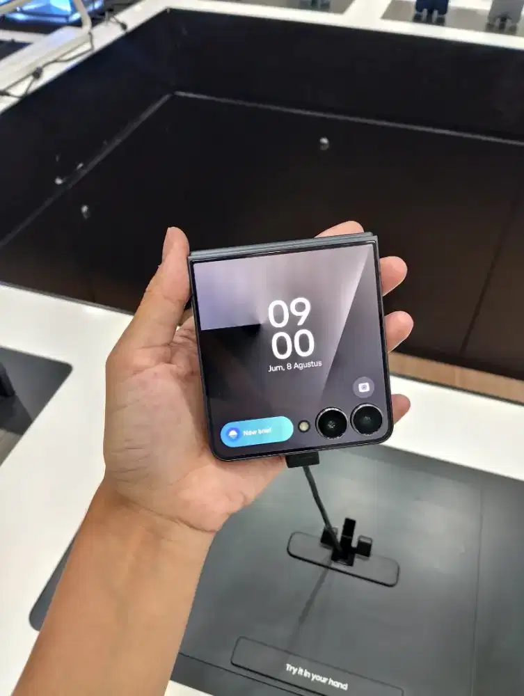 Samsung Galaxy Z Flip7 12/256GB & 12/512GB