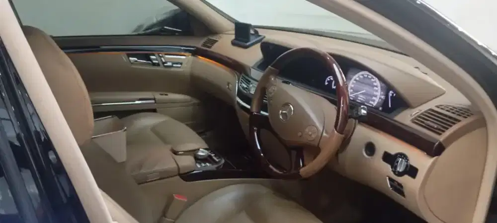 Karyawan Steam Mobil