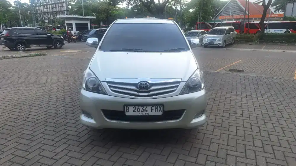 Toyota Inova G 2.0 2009 Silver