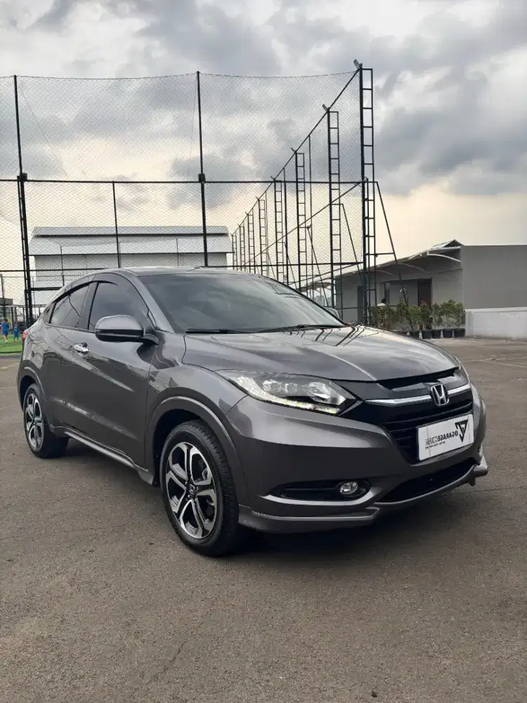 Honda HRV 1.8 CVT Prestige Grey  TV Floating NIK 2018 km40rb ANTIK