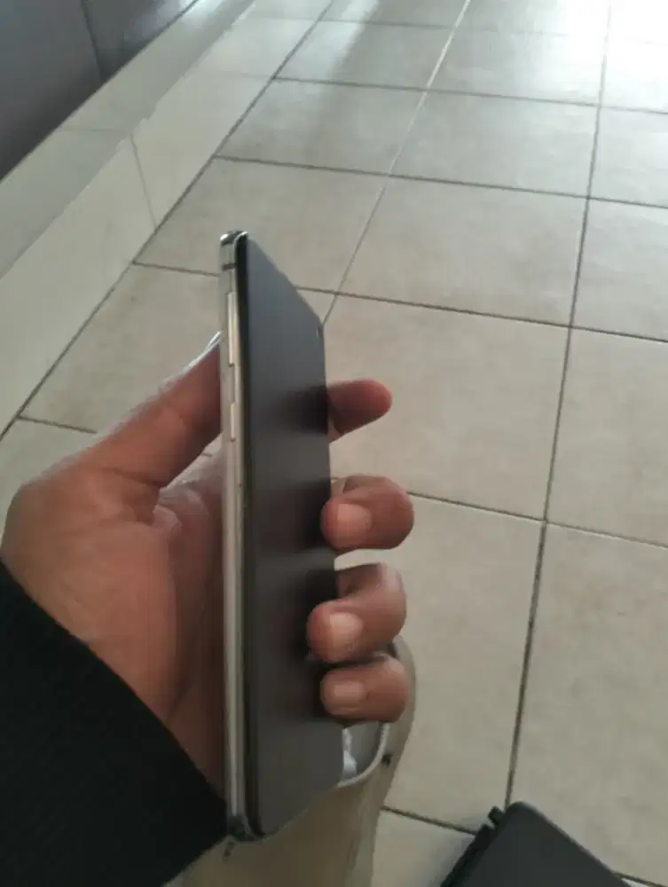 Samsung s10 bekas murah