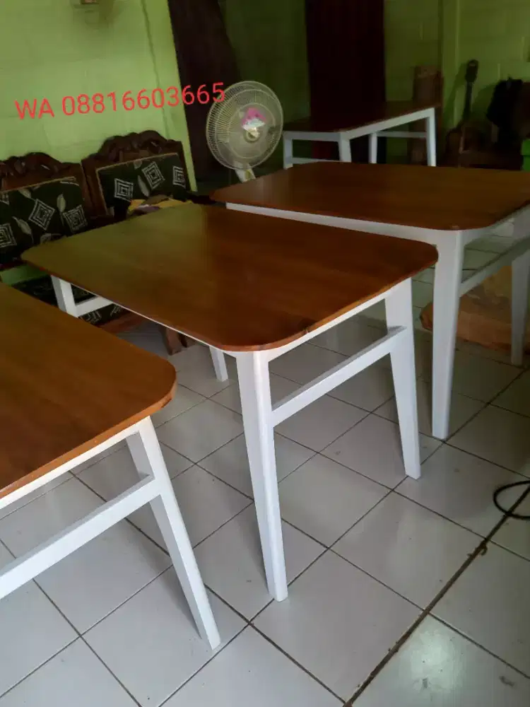 Meja makan minimalis cafe resto