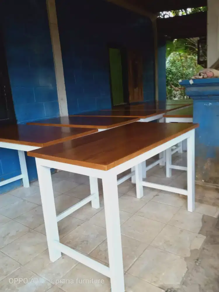 Meja makan minimalis cafe resto