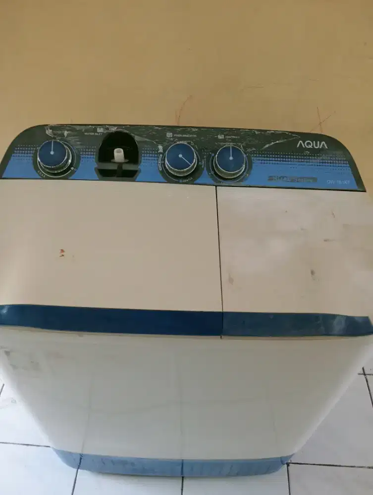 Mesin cuci 2 tabung merk Aqua 7 kg