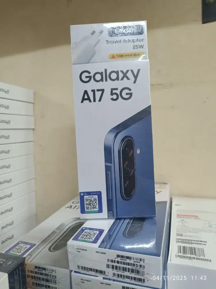 SAMSUNG GALAXY A17 5G RAM 8gb internal 256gb