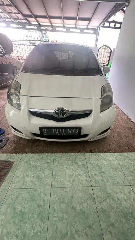 Toyota Yaris E Matic 2011