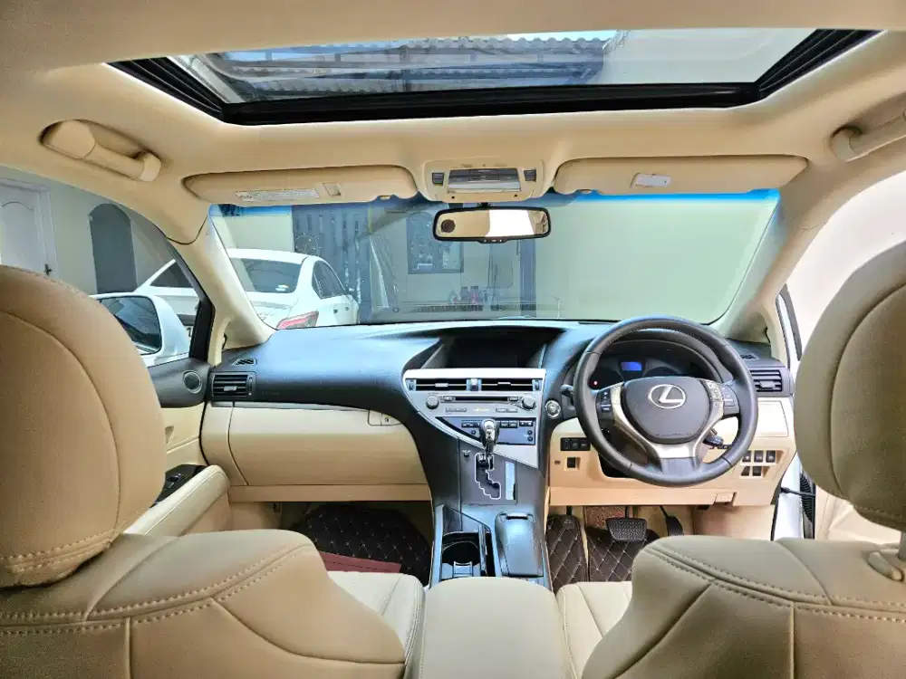 Lexus Plat H Tangan Pertama