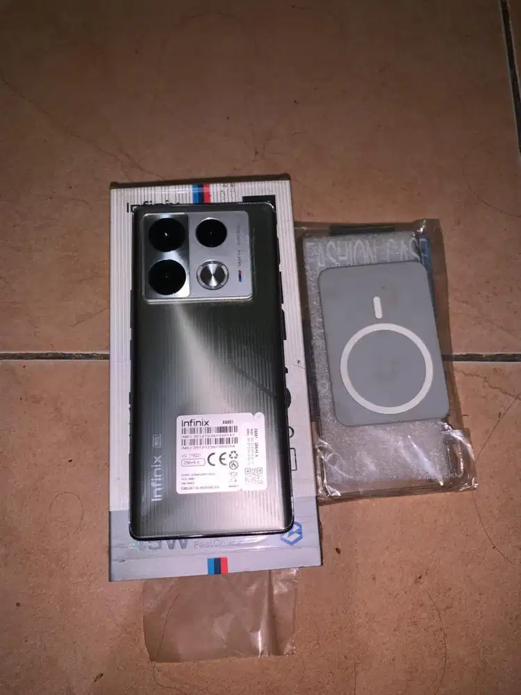 Infinix note 40 pro 5G 8/256 fullset mulus like new